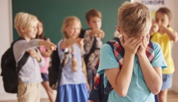 Çocuklarda Şiddet Eğilimi Neden Artıyor? Aile, Ekran ve Güven İlişkisi Üzerine